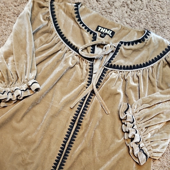 THML Nina Embroidered Velvet Tie Top - Picture 11 of 11